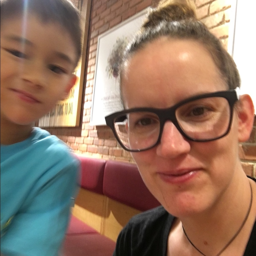 Meet your Posher, Elizabeth